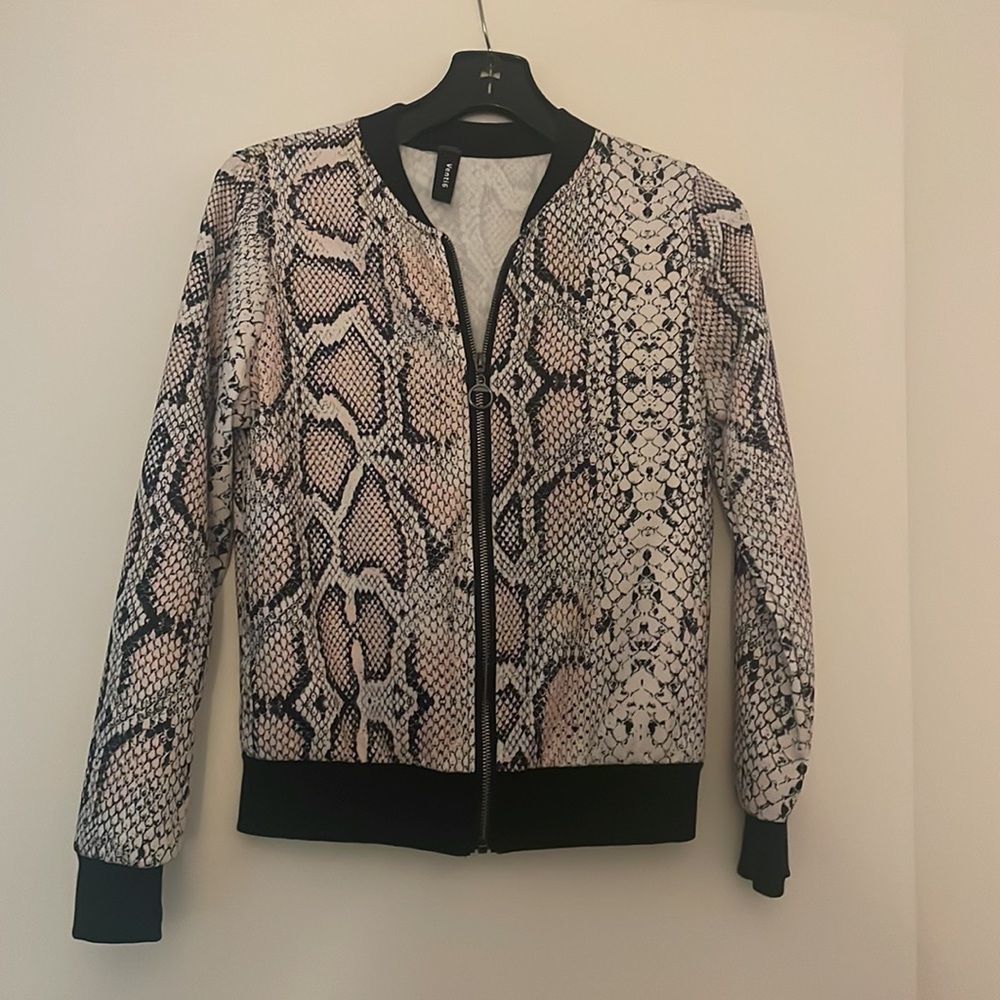 Bomber jacket